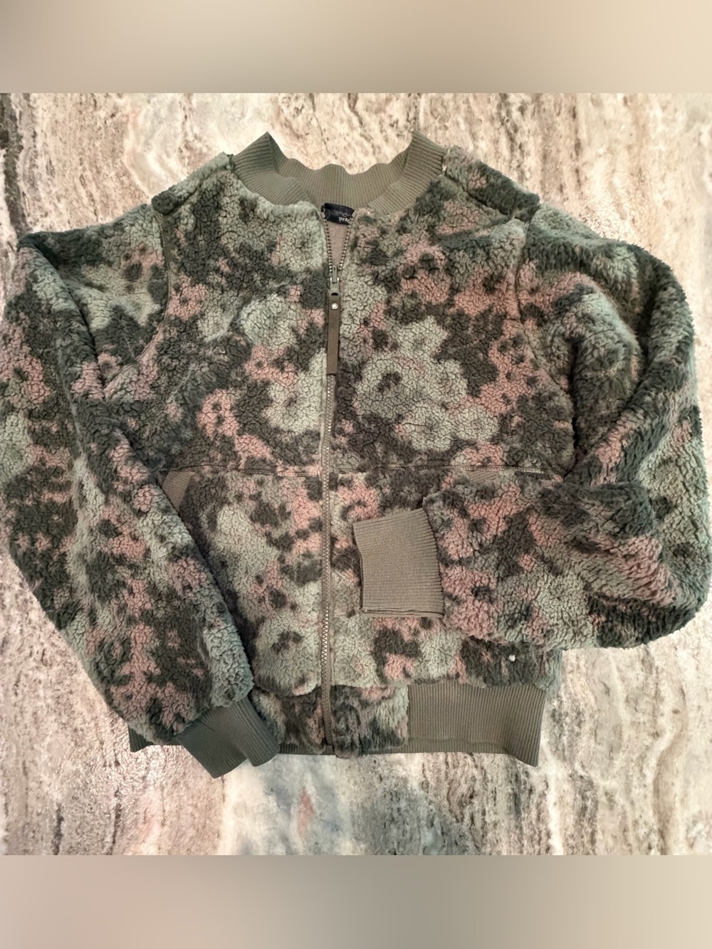 prAna Polar Escape Bomber Jacket Kale Wildflower. Camo. Reversible. Medium EUC